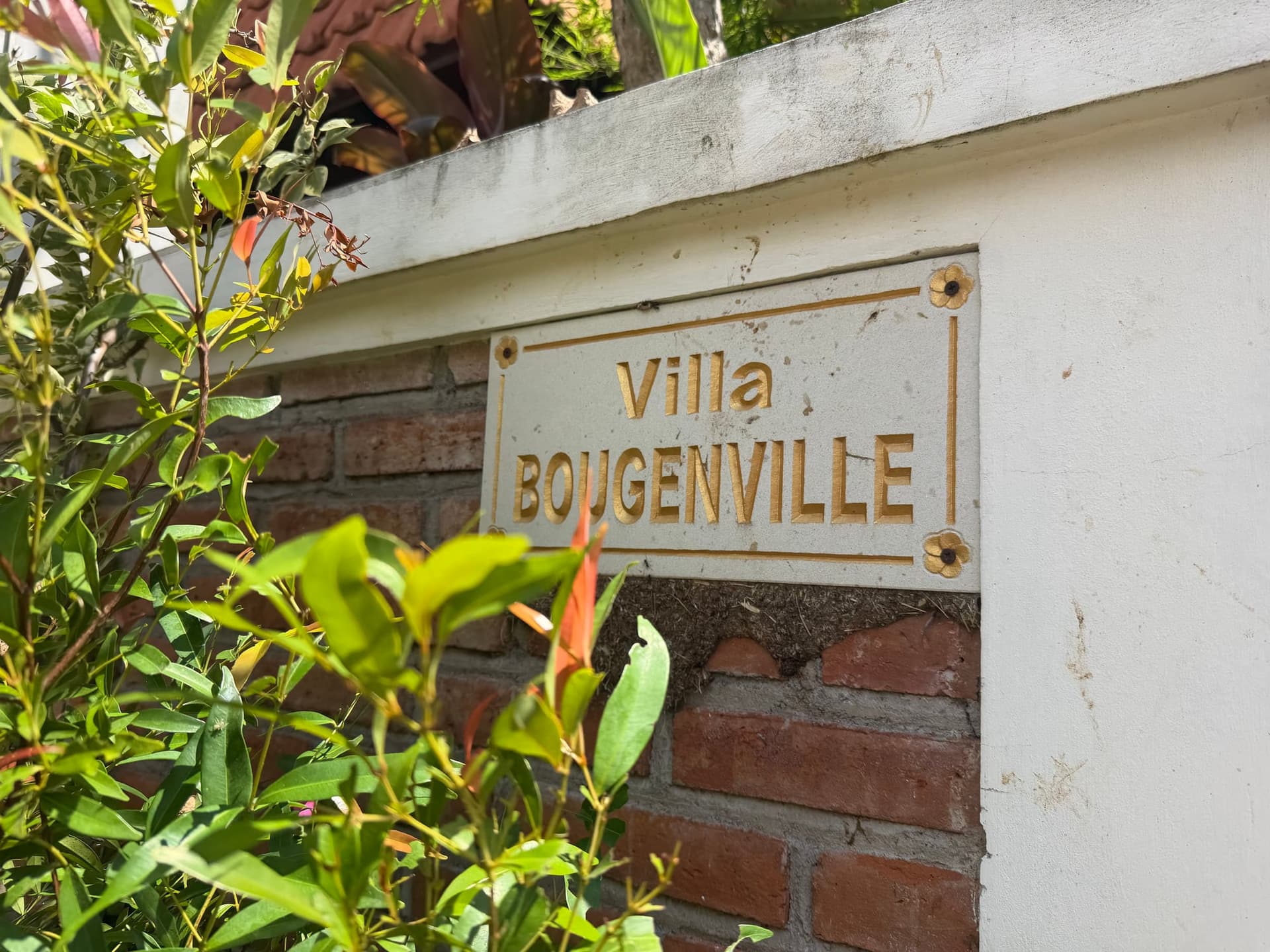 Villa Bougainville — Vivid tropical character, resort-level refinement.